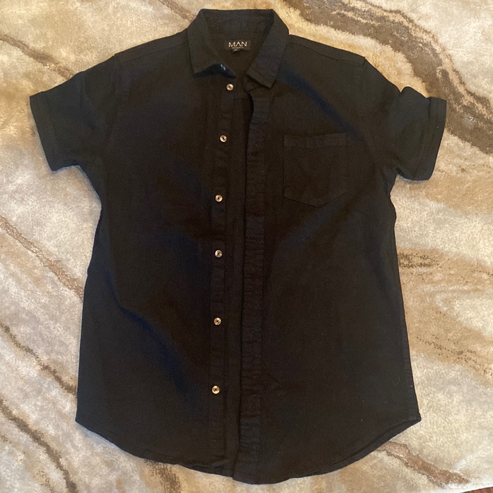 Boohoo Man Button Up Tee Size M